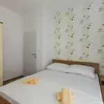 Nikola 3 شقة تروغير